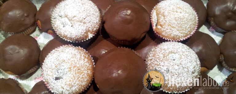 Vanillemuffins mit Kirschen und Schokotröpfchen - Hexenlabor Vanillemuffins mit Kirschen und Schokotröpfchen - Hexenlabor