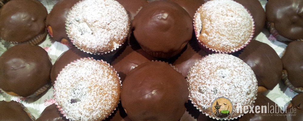 Vanillemuffins mit Kirschen und Schokotröpfchen - Hexenlabor